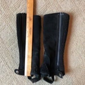 Equestrian accessories: Half Zipper Chaps, Garter Straps, Gloves & Riding Whip